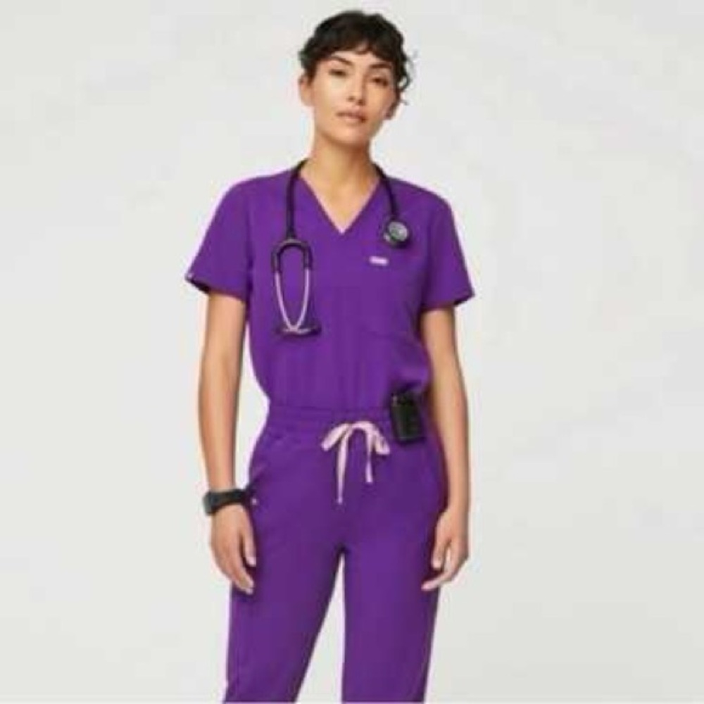 Figs Magic Purple Scrub Set